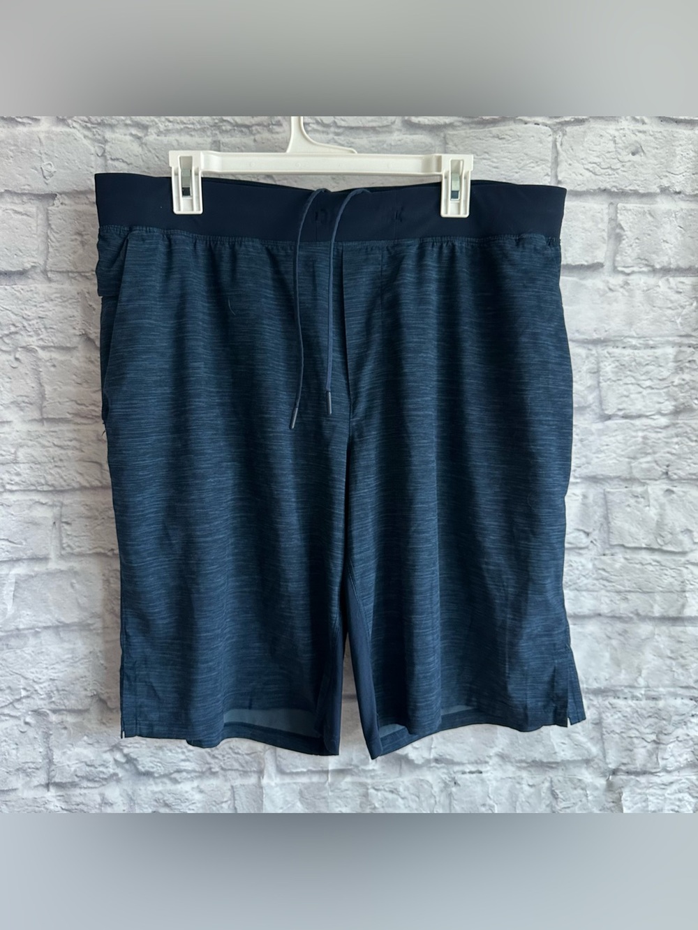 PREOWNED LULULEMON BLUE ATHLETIC SHORTS MENS SIZE XXL